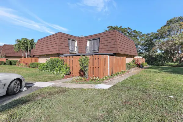 5852 SE Riverboat Drive #321, Stuart, FL 34997
