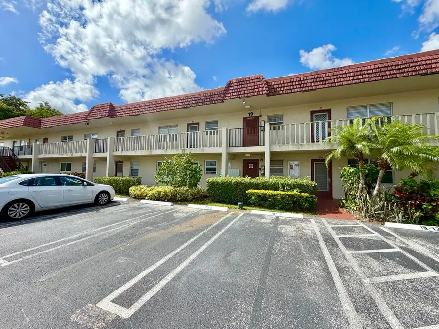 19 Abbey Lane #204, Delray Beach, FL 33446 - #2
