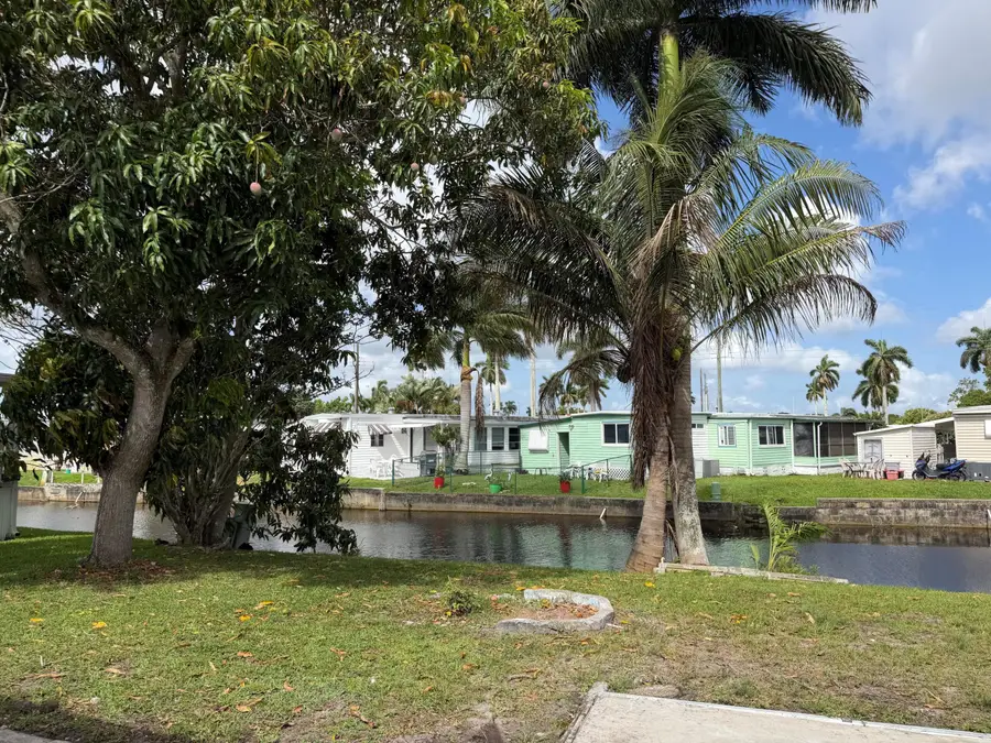 2041 SW 84th Avenue, Davie, FL 33324 - #2