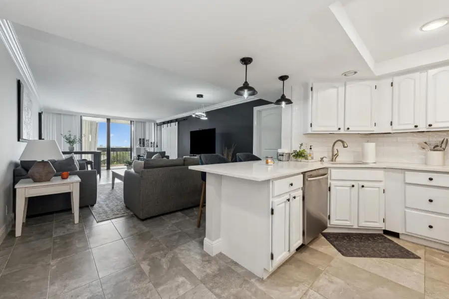 2400 Presidential Way #1006, West Palm Beach, FL 33401 - #3
