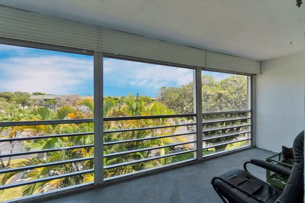 5190 E Sabal Palm Boulevard #304, Tamarac, FL 33319