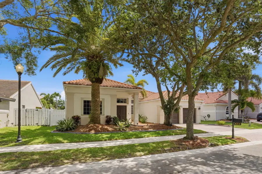 832 Heritage Drive, Weston, FL 33326 - #2