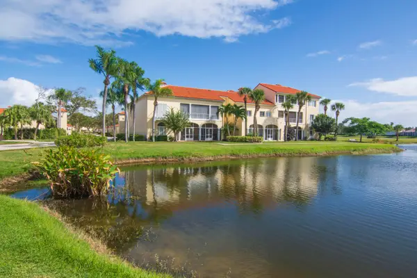 5045 Harmony Circle #209, Vero Beach, FL 32967