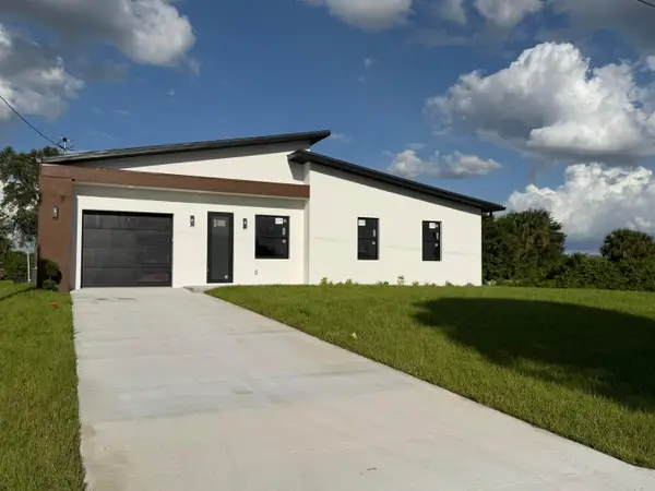 515 Kingsbury Lane, Lehigh Acres, FL 33974
