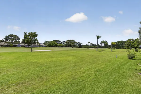 5954 SE Franklin Place, Hobe Sound, FL 33455