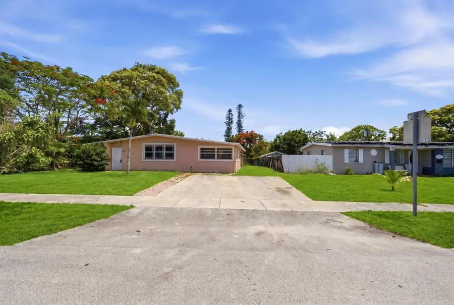 272 NE 42nd Court, Deerfield Beach, FL 33064 - #2