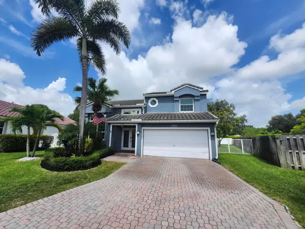 1582 NW 135th Avenue, Pembroke Pines, FL 33028