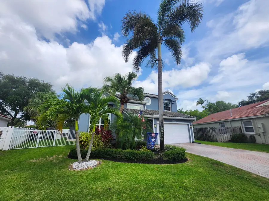1582 NW 135th Avenue, Pembroke Pines, FL 33028 - #2