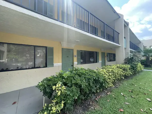1811 Meadows Circle W, Boynton Beach, FL 33436