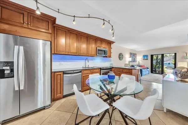 2965 NE 8th Terrace #101, Oakland Park, FL 33334