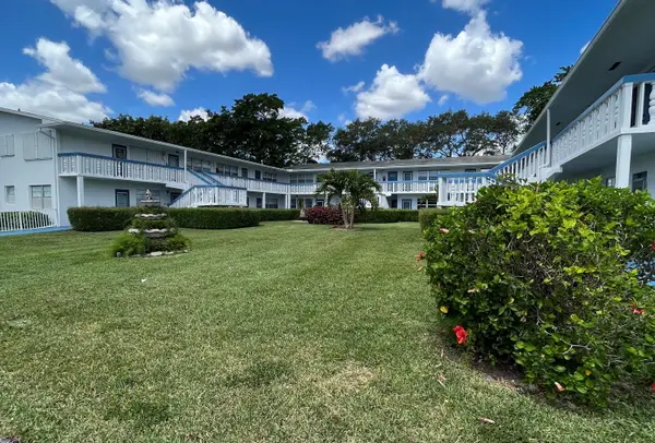 119 E Westbury E #119, Deerfield Beach, FL 33442