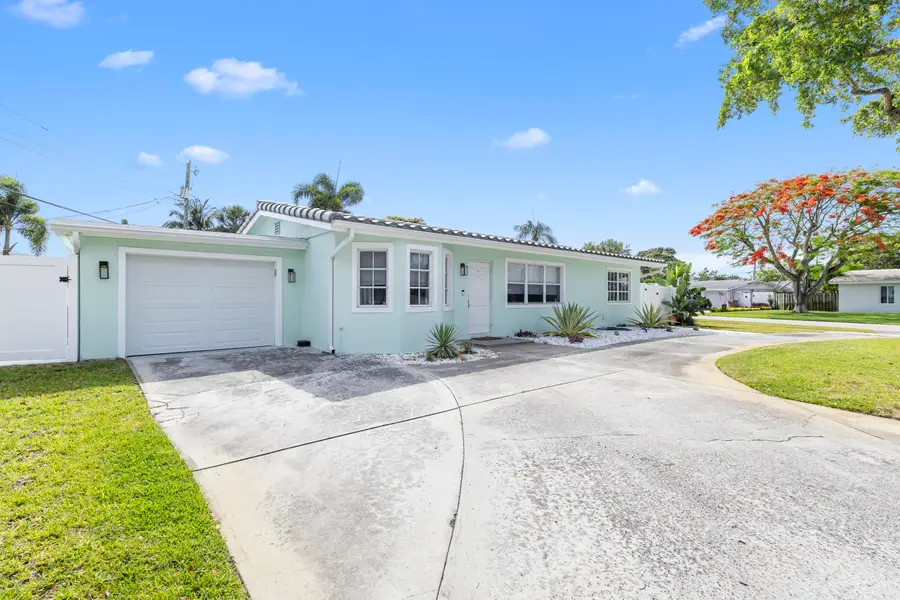 612 SE 10th Avenue, Deerfield Beach, FL 33441 - #3