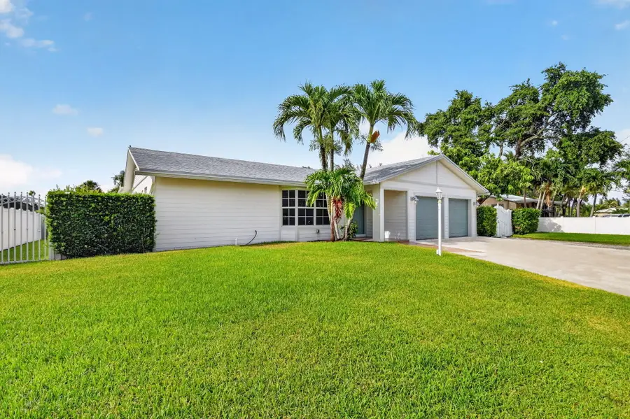 2277 Summit Boulevard, West Palm Beach, FL 33406 - #2