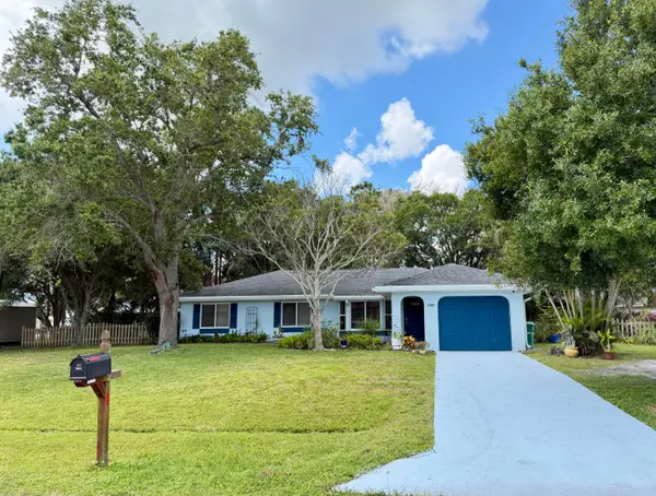 2342 SE Seamist Street, Port St Lucie, FL 34952