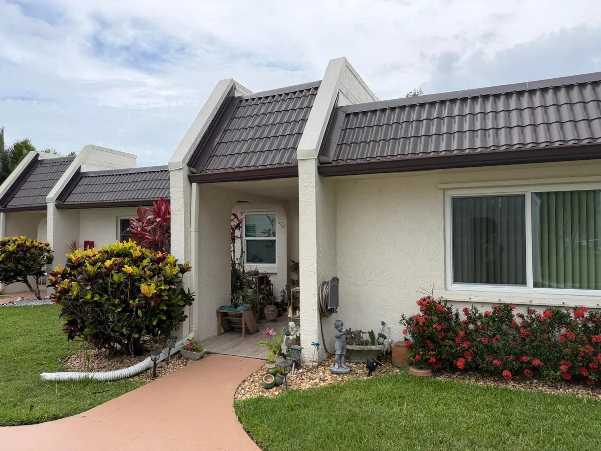212 Lake Susan Lane, West Palm Beach, FL 33411 - #1