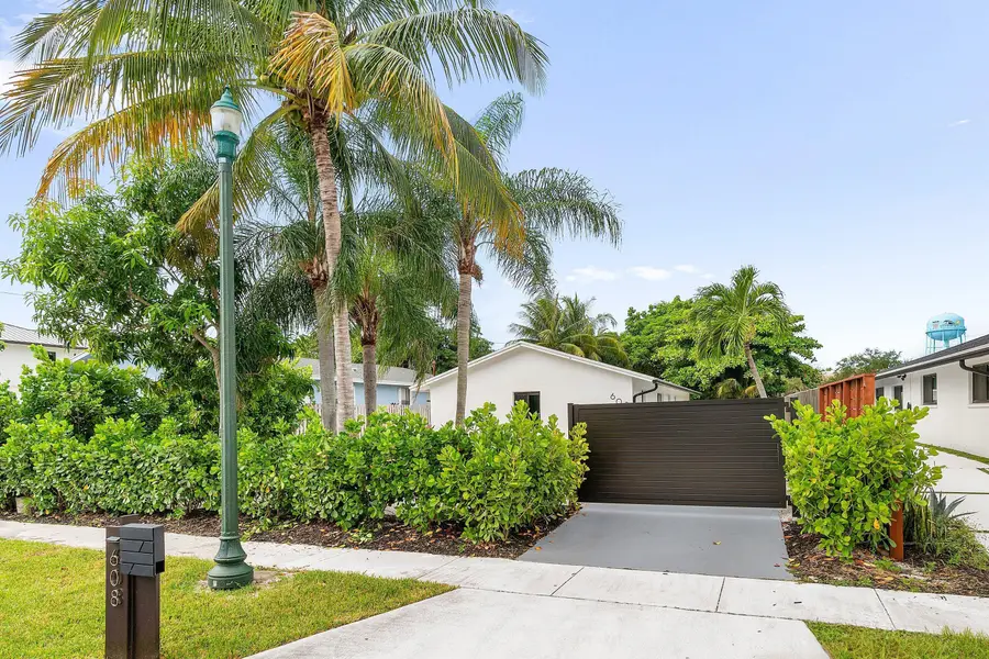 608 SE 2nd Avenue, Delray Beach, FL 33483 - #2