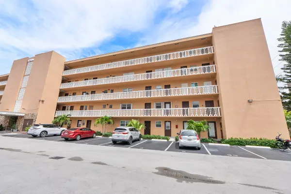 219 NE 14th Avenue #107, Hallandale Beach, FL 33009