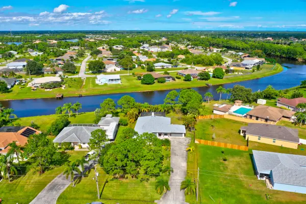 256 SW Ridgecrest Drive, Port St Lucie, FL 34953