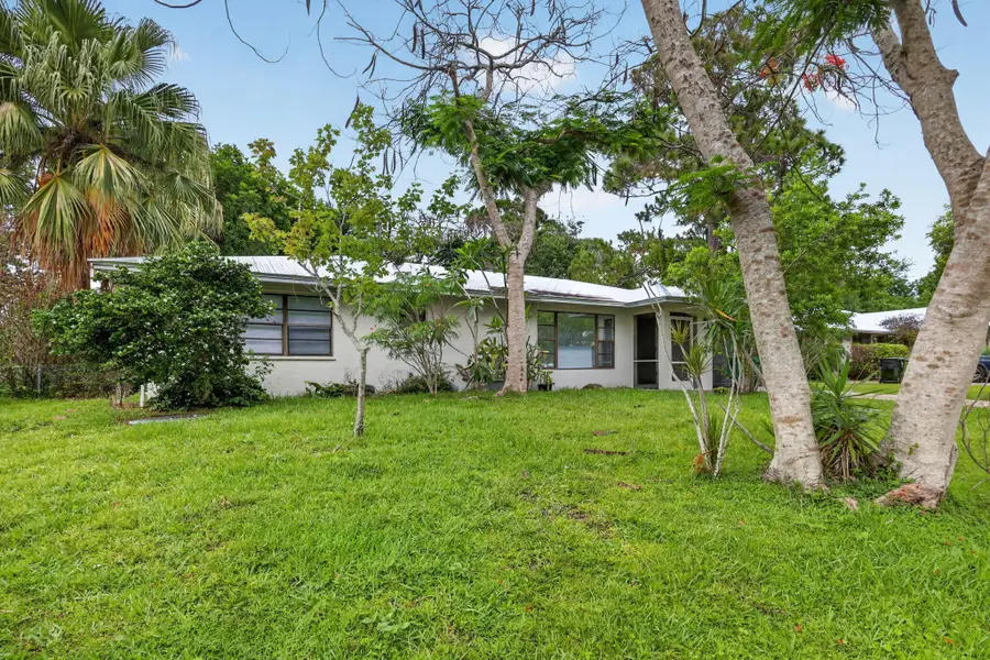 941 SE Atlantus Avenue, Port Saint Lucie, FL 34983 - #3