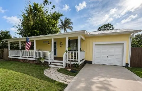 6518 SE Held Court, Stuart, FL 34997