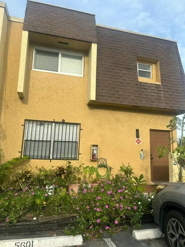 5601 Blueberry Court #157, Lauderhill, FL 33313