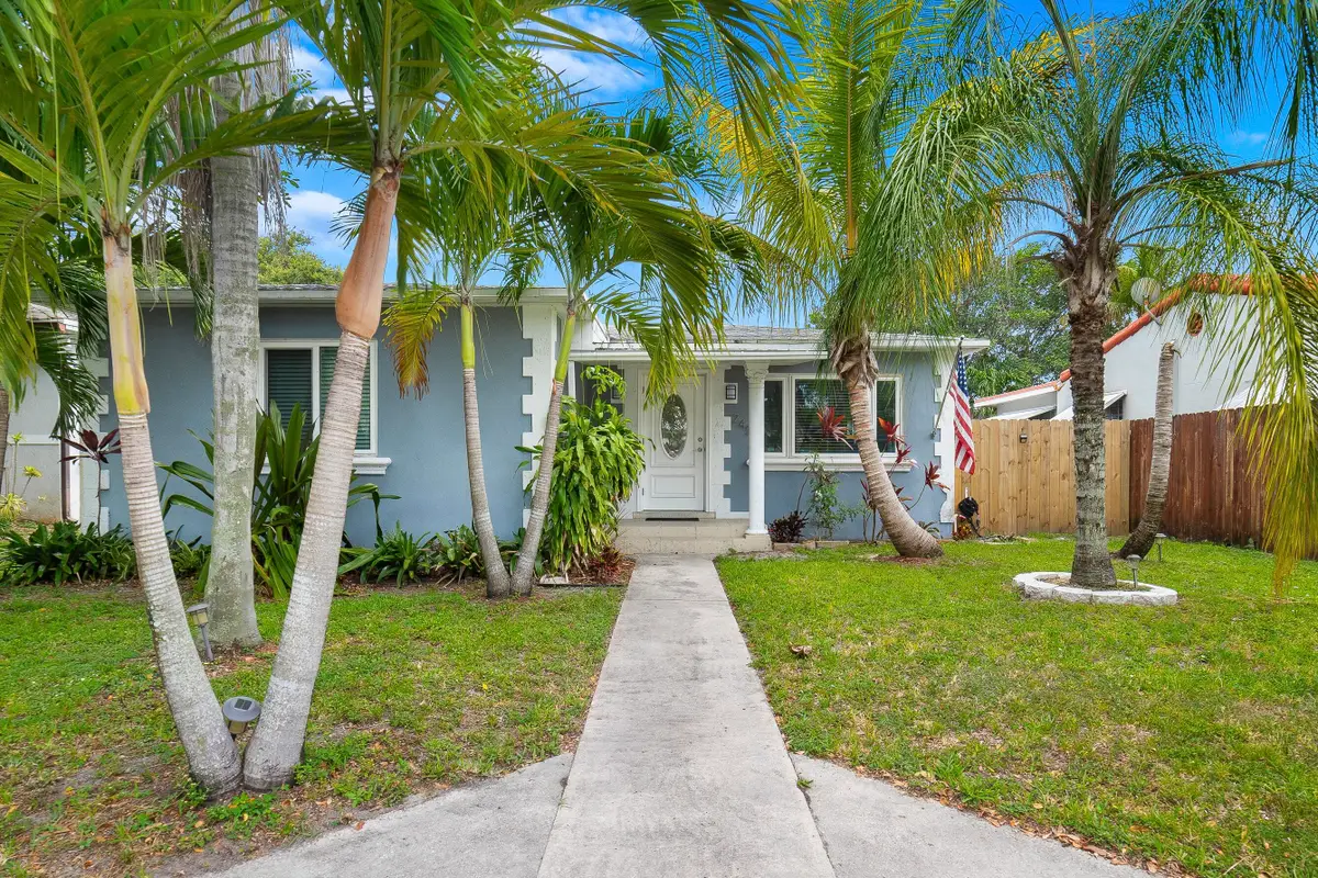245 SW 5th Street, Dania Beach, FL 33004 - #1