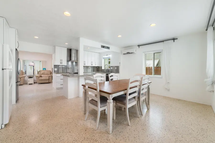 245 SW 5th Street, Dania Beach, FL 33004 - #3