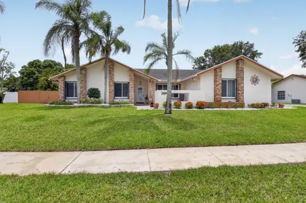18232 104th Terrace S, Boca Raton, FL 33498