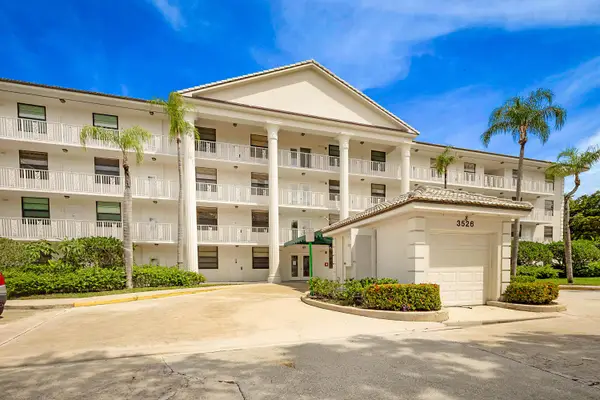 3526 Whitehall Drive #302, West Palm Beach, FL 33401