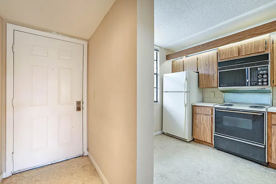 3526 Whitehall Drive #302, West Palm Beach, FL 33401 - #2