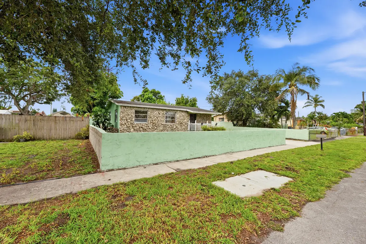 6404 Oak Street, Hollywood, FL 33024 - #1