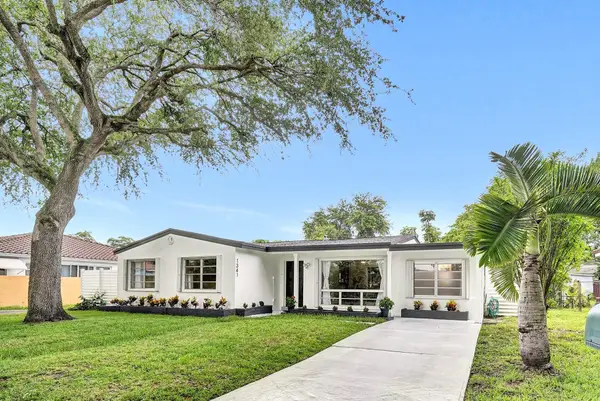 1341 N 30th Road, Hollywood, FL 33021