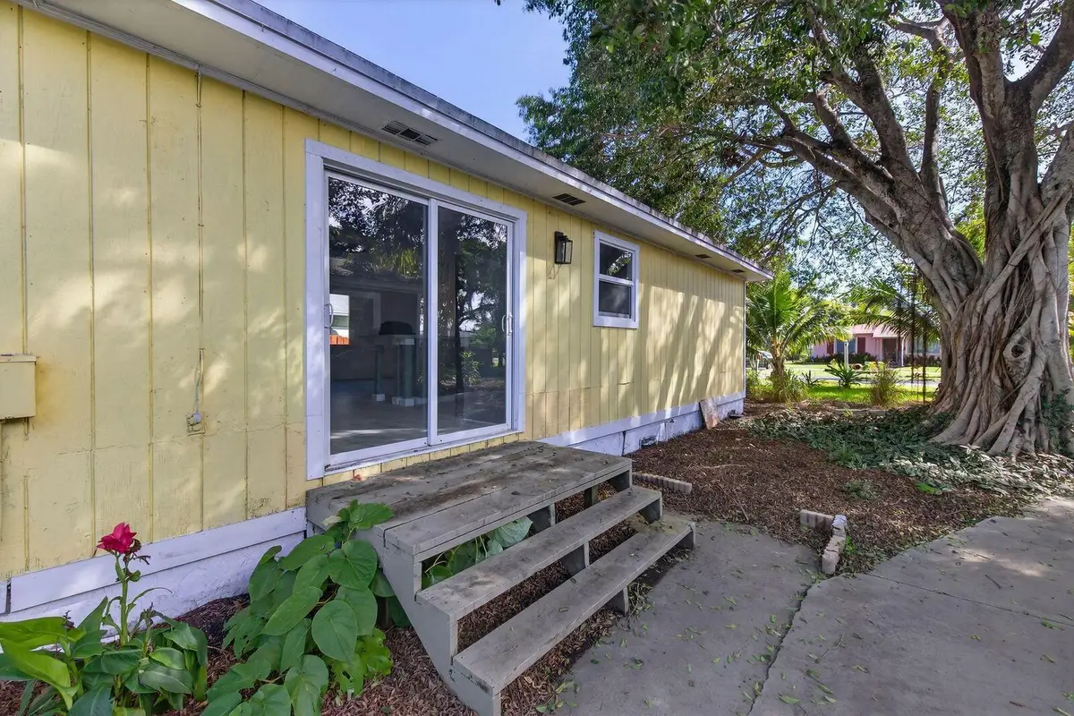 117 NE 8th Street, Pompano Beach, FL 33060 - #1