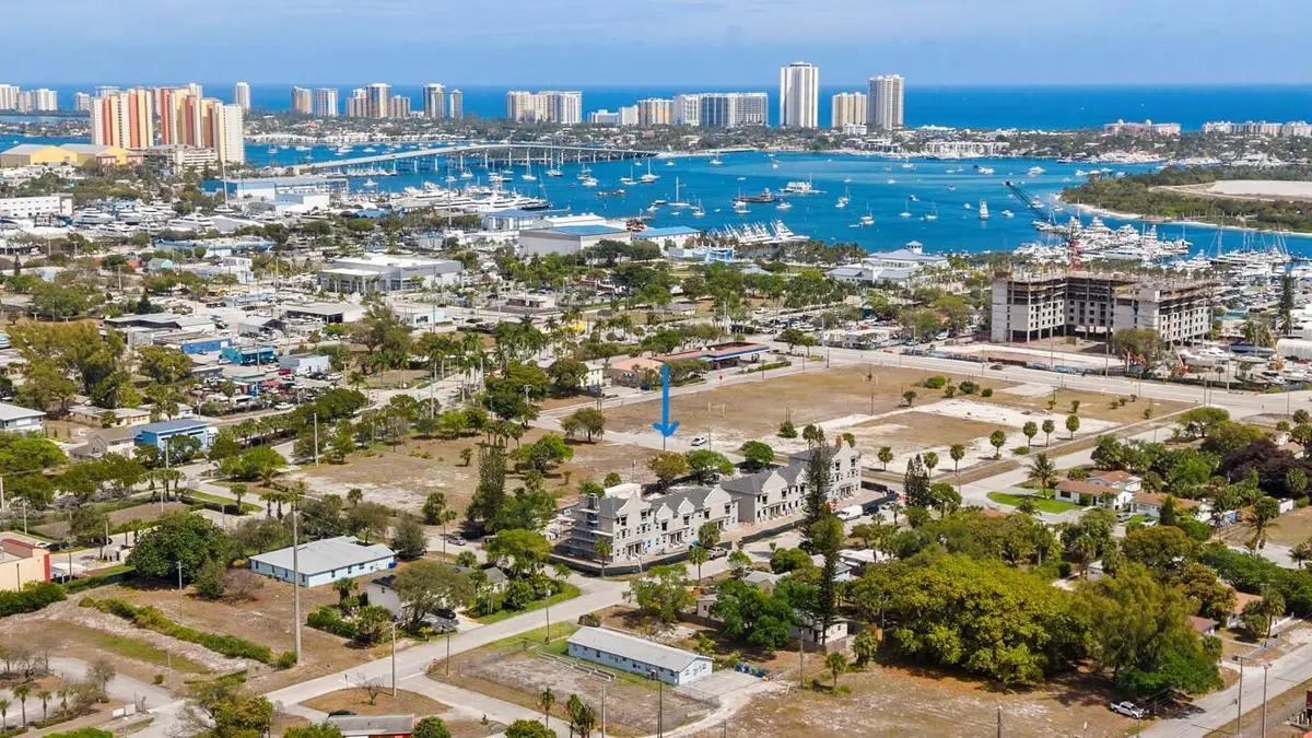 132 W 11th Street, Riviera Beach, FL 33404 - #1