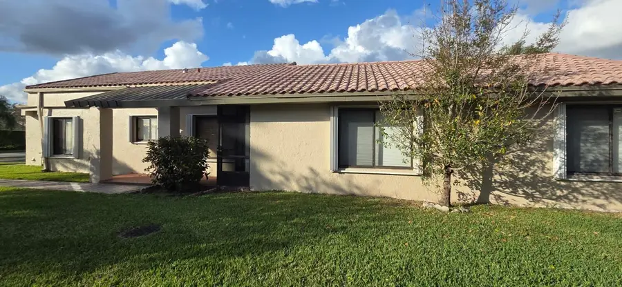 566 Village Lake Drive, Weston, FL 33326 - #2