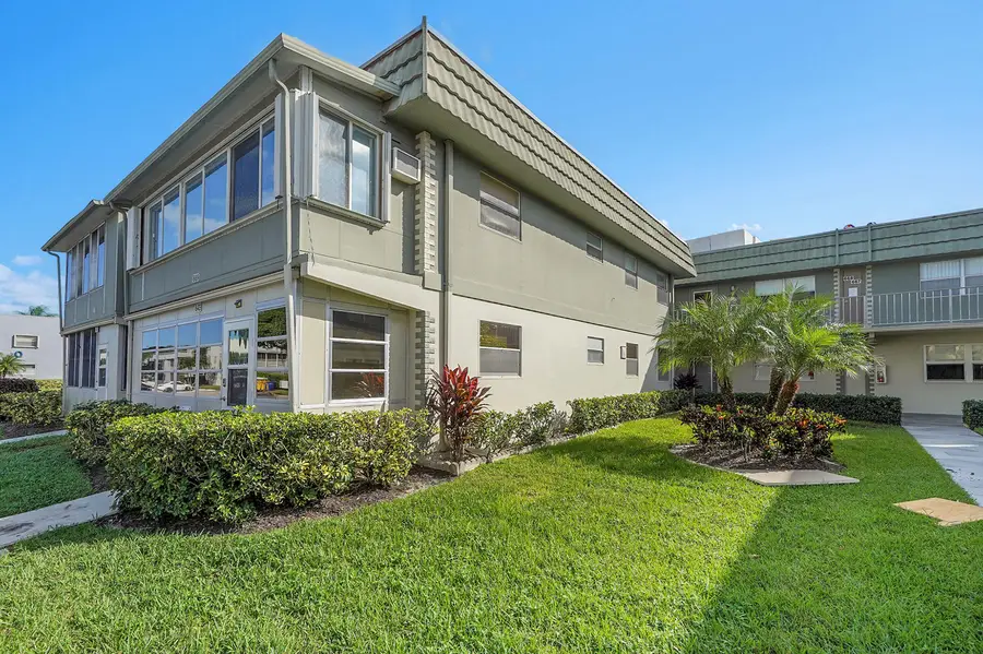 646 Flanders N, Delray Beach, FL 33484 - #3