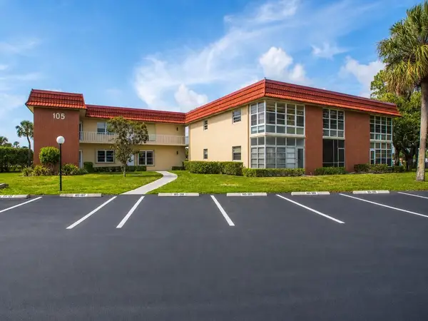 105 Spring Lake Court #102, Vero Beach, FL 32962