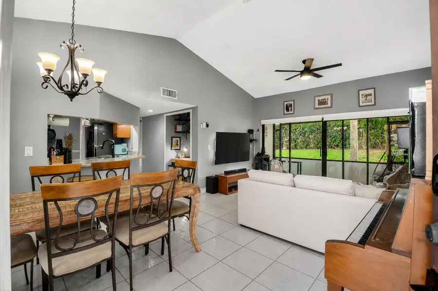 14 Via De Casas #104, Boynton Beach, FL 33426 - #3