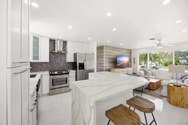 817 SE 16th Street, Deerfield Beach, FL 33441