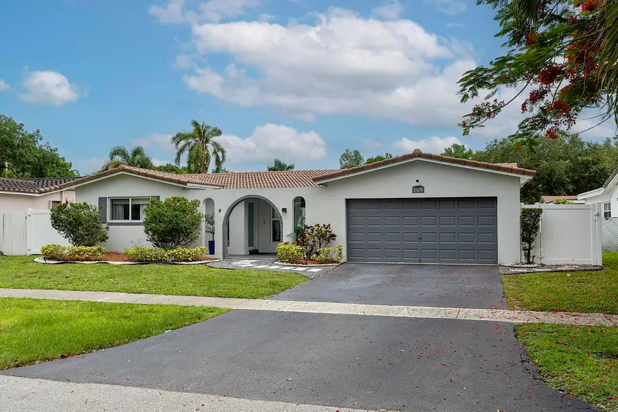 10476 NW 3rd Street, Plantation, FL 33324 - #2