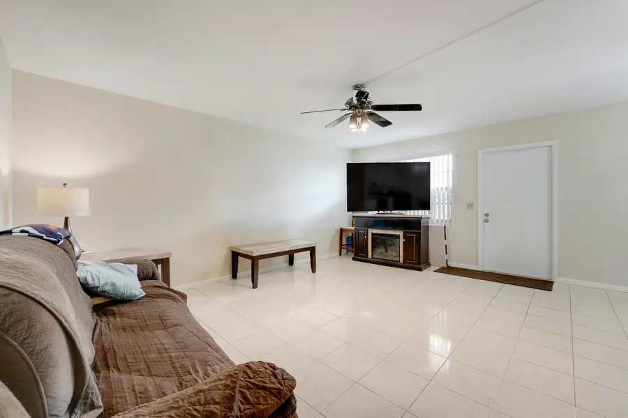 1011 Exeter, Boca Raton, FL 33434 - #2