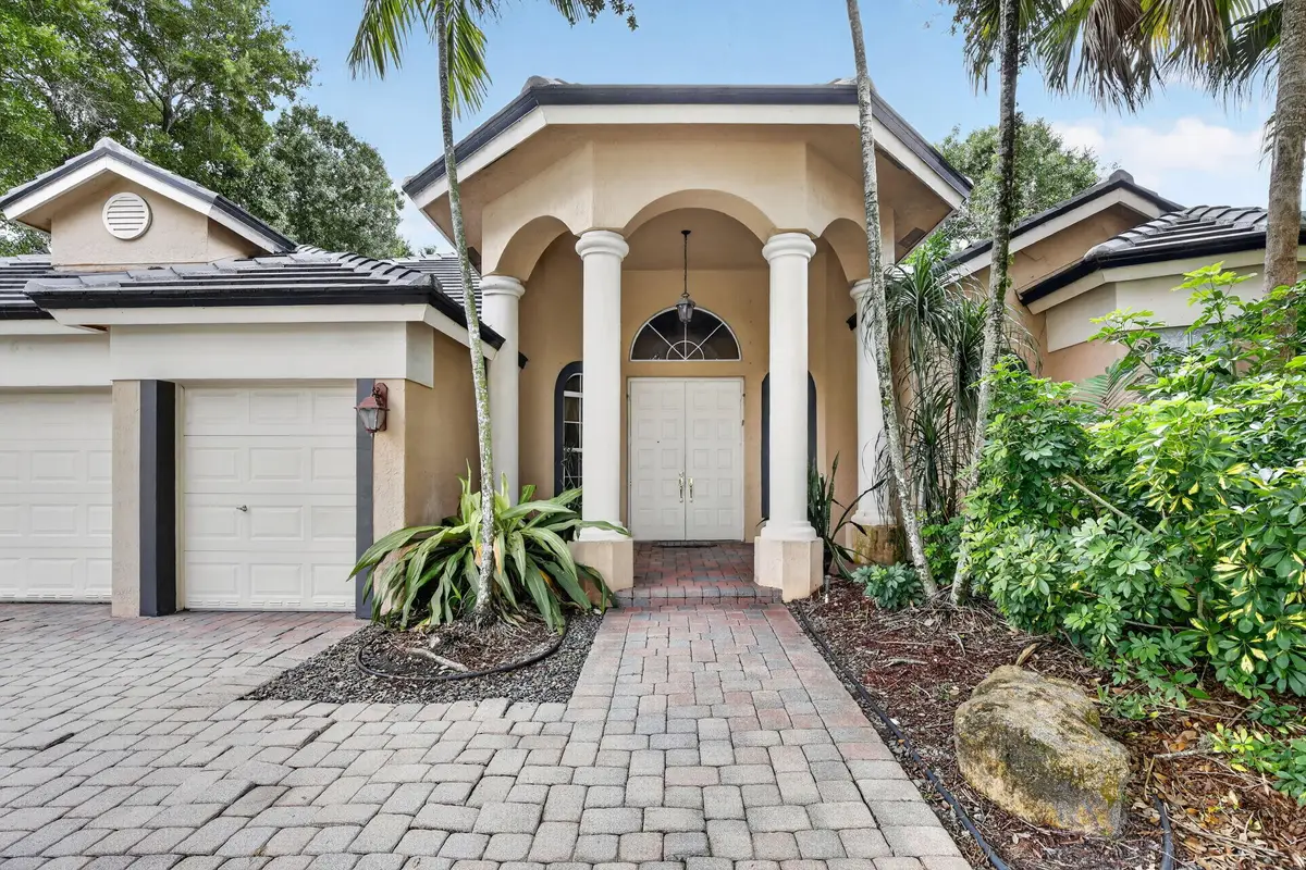 8106 N Savannah Circle, Davie, FL 33328 - #1
