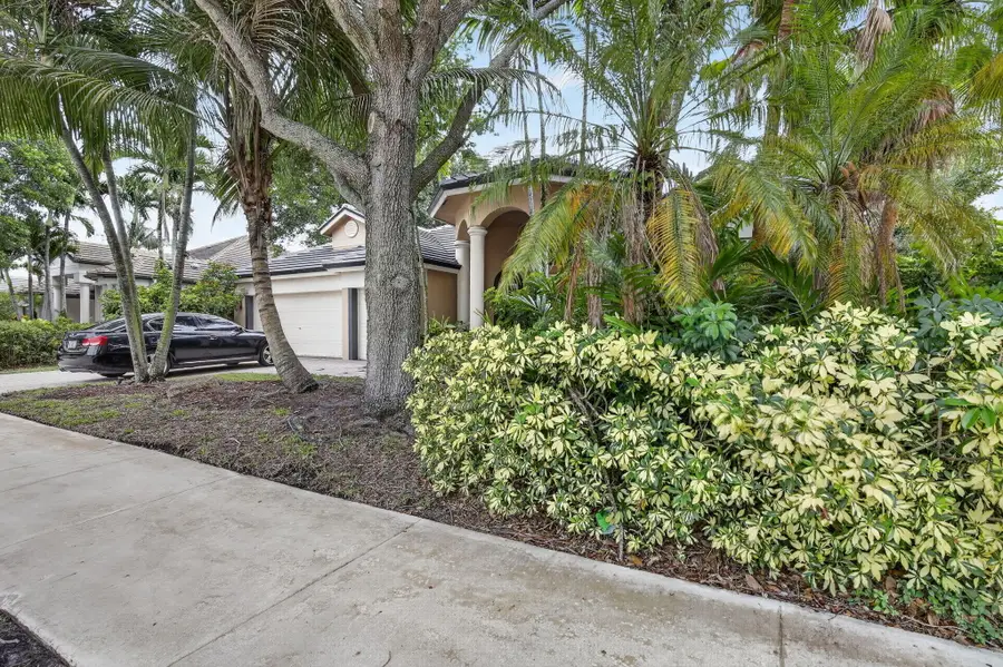 8106 N Savannah Circle, Davie, FL 33328 - #2