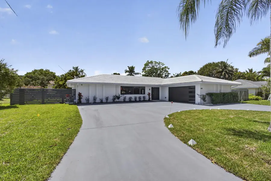 8111 W Lake Drive, Lake Clarke Shores, FL 33406 - #2