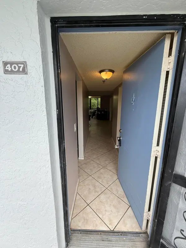 4760 W Lucerne Lakes Blvd W #407, Lake Worth, FL 33467