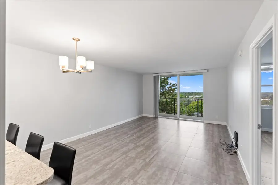 1800 N Andrews Avenue #7j, Fort Lauderdale, FL 33311 - #3