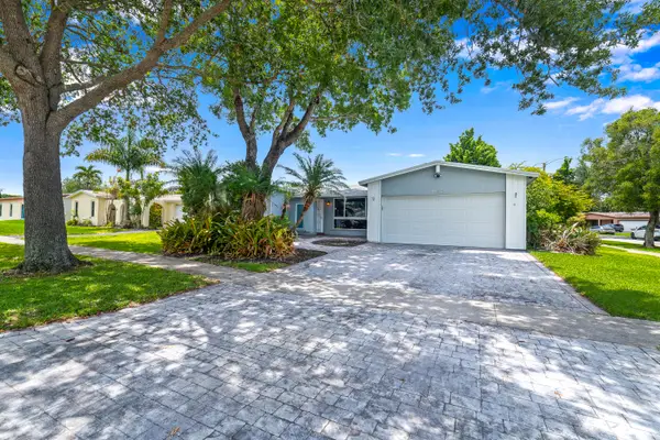 10578 NW 3 Street, Plantation, FL 33324