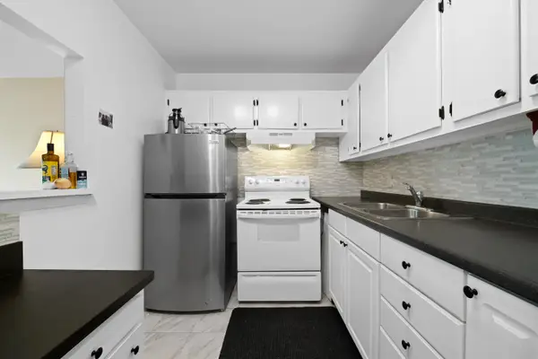 170 Canterbury, West Palm Beach, FL 33417
