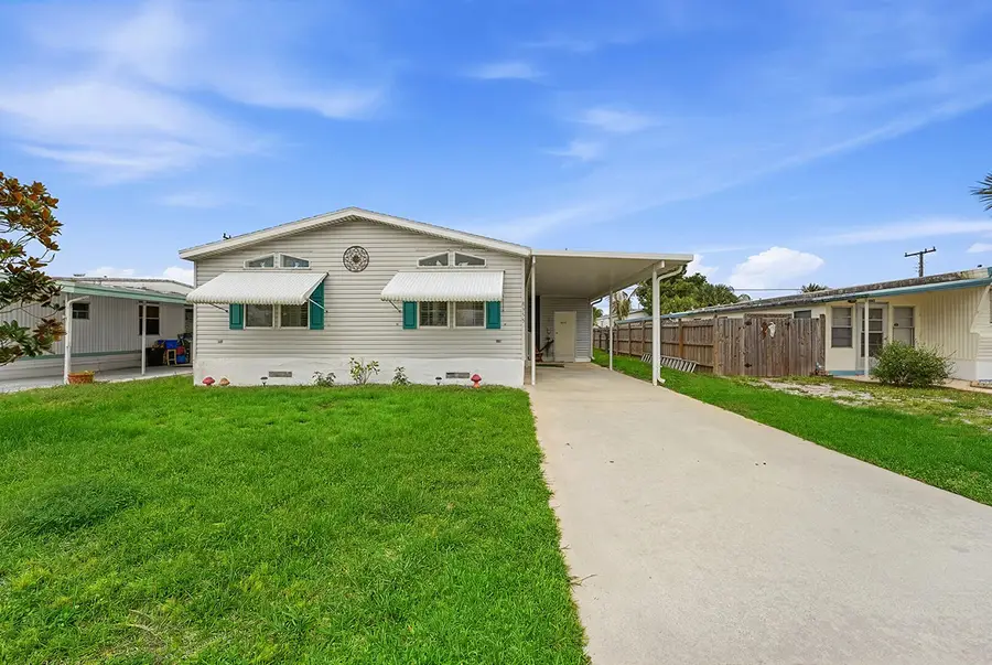 8355 SE Wren Avenue, Hobe Sound, FL 33455 - #3