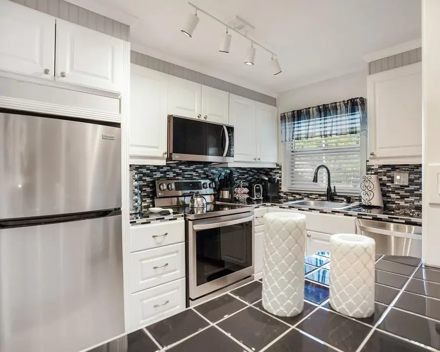 9281 Sunrise Lakes Boulevard #101, Sunrise, FL 33322 - #2